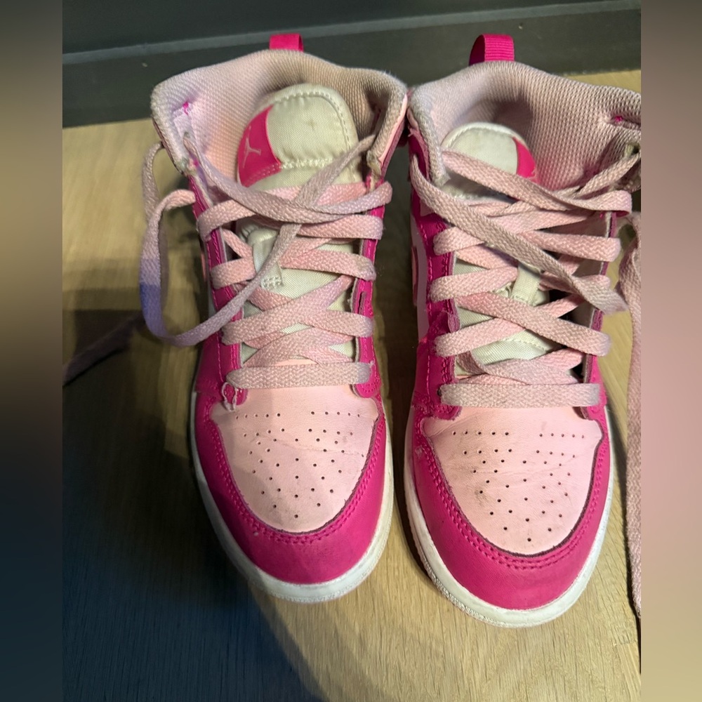 Nike Kids Sneakers in Pink and White